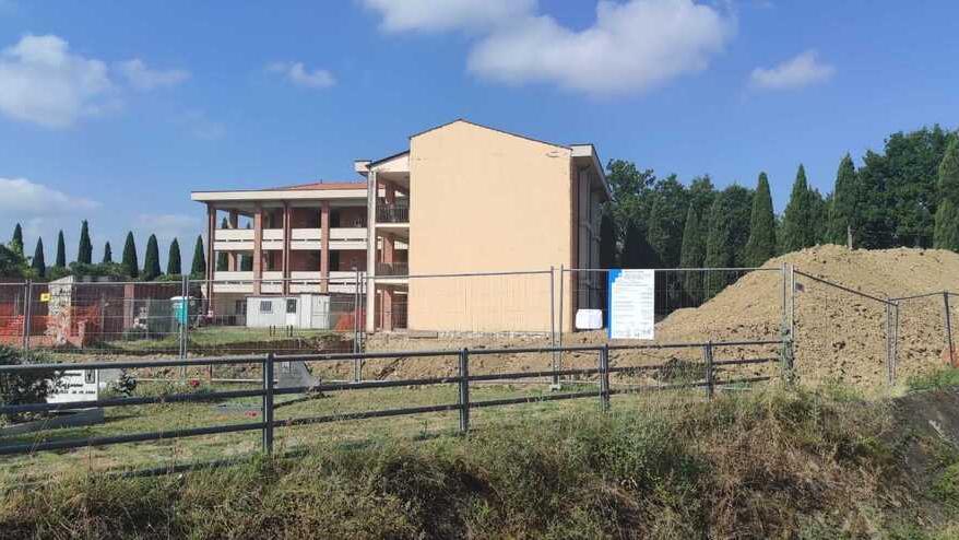 Il cantiere per realizzare il secondo lotto dell’edificio che ospiterà nuovi loculi