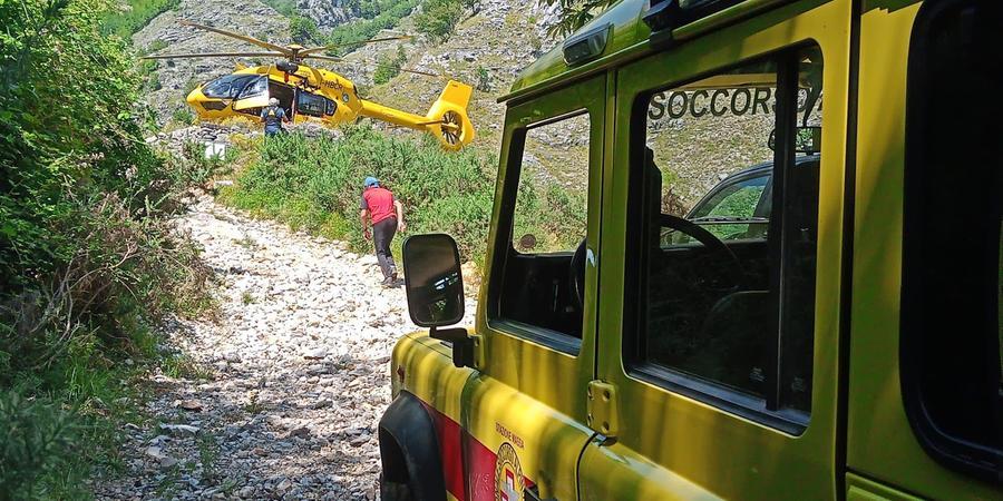 Fa un volo di 50 metri da un dirupo sulle Apuane: muore escursionista ...