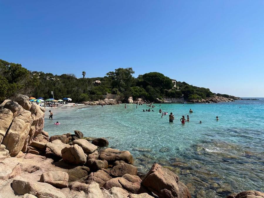 Costa Smeralda, rimossa la corsia per tender davanti alla spiaggia di Capriccioli