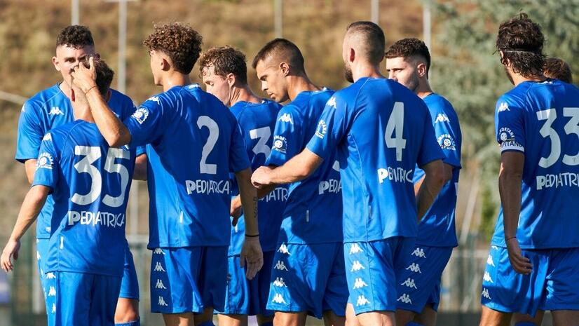 Un momento di solidarietà degli azzurri dopo un gol segnato al team ospite