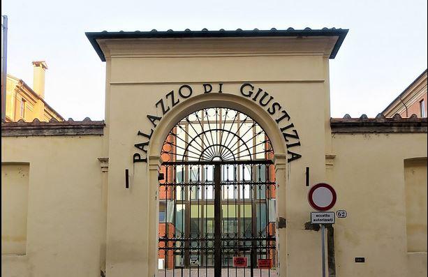 Ferito a coltellate a Massa Fiscaglia, una perizia per capire se fu tentato omicidio