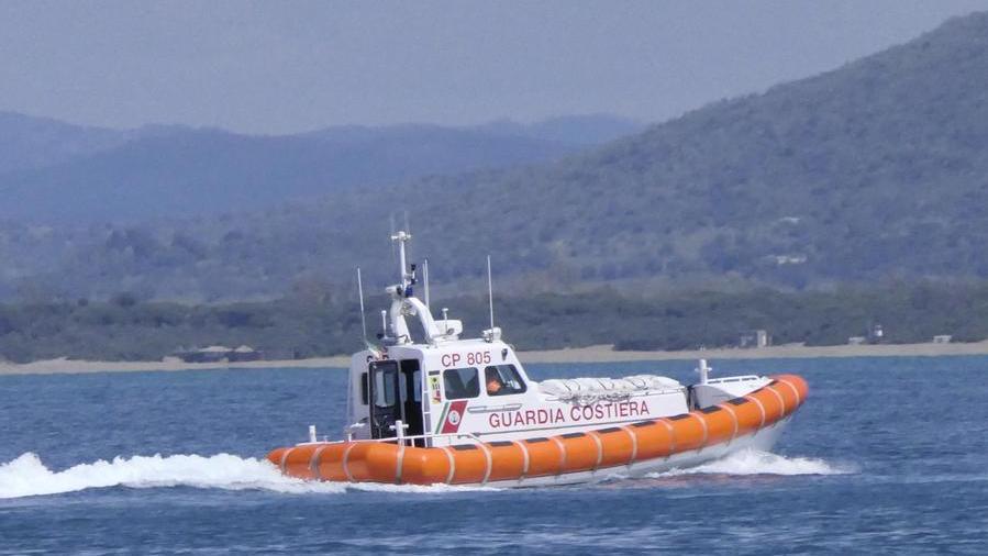 «Mamma, sto bene», il 25enne dato per disperso nelle acque di Porto Ercole ha preso terra ad Ansedonia