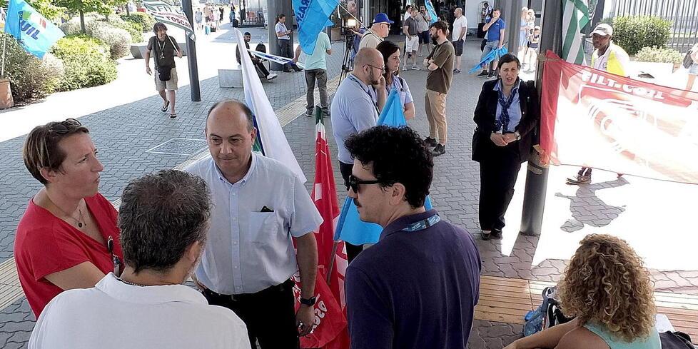 Aeroporto di Pisa, lo Sciopero dei dipendenti fa saltare una ventina di voli
