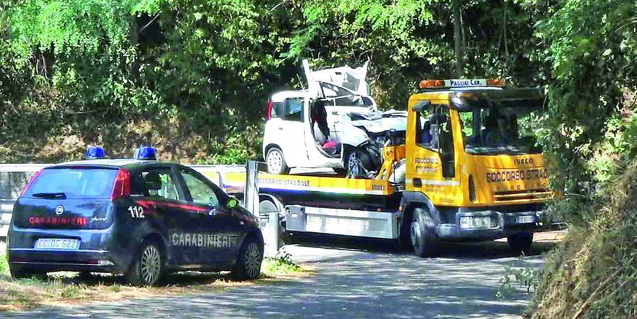 Pistoia, a 20 anni finì fuori strada e morì nel dirupo: l’assicurazione risarcisce i familiari