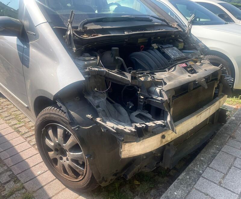 Reggio Emilia, i ladri le smontano l’auto e ne portano via mezza