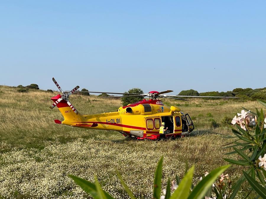 Incidente in gommone a Cala Pira, ragazza di 19 anni ferita a una gamba dall’elica del motore