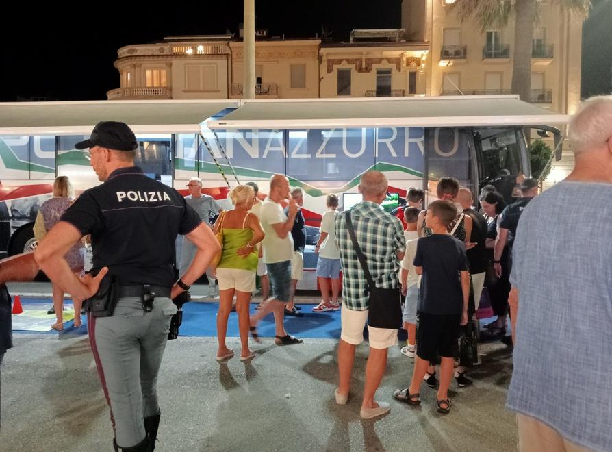 Viareggio, etilometro nei locali per legge: scattano i controlli della polizia