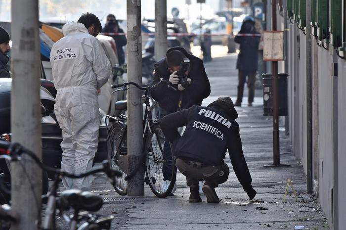 Firenze, arresti per la bomba anarchica: i nomi