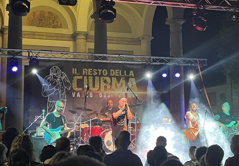 Vada, rombo dei bikers e musica: il motoraduno finisce in polemica