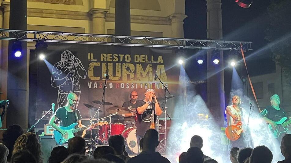 Vada, rombo dei bikers e musica: il motoraduno finisce in polemica