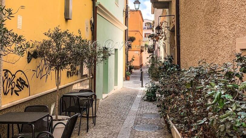 Olbia, vacanza “a scrocco”: nel b&b arrivano i furbetti dell’estate