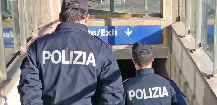 
	Due agenti della polfer


