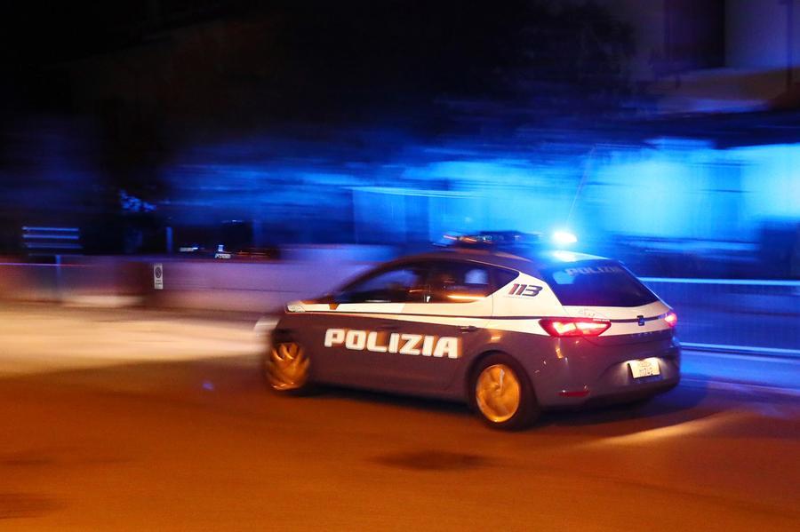 Ferrara. Evade dai domiciliari e porta con sé una pistola (giocattolo): arrestato dalla polizia