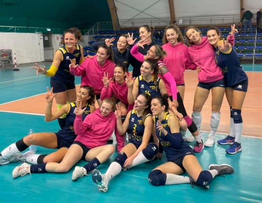 La squadra del Paradù Volley Donoratico