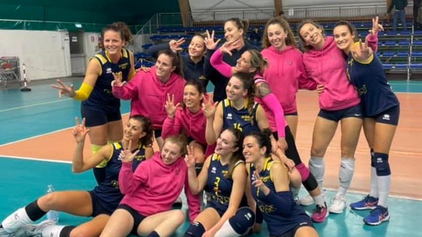 La squadra del Paradù Volley Donoratico
