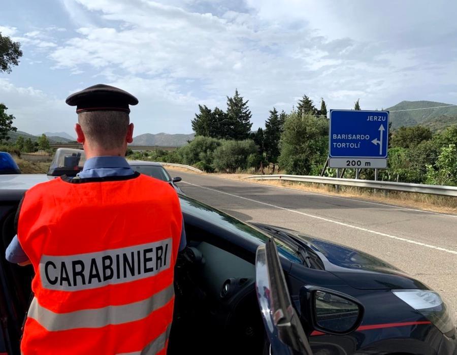 Droga e movida: controlli dei carabinieri a Tortolì e a Barisardo, individuati uno spacciatore e alcuni giovani “molesti”