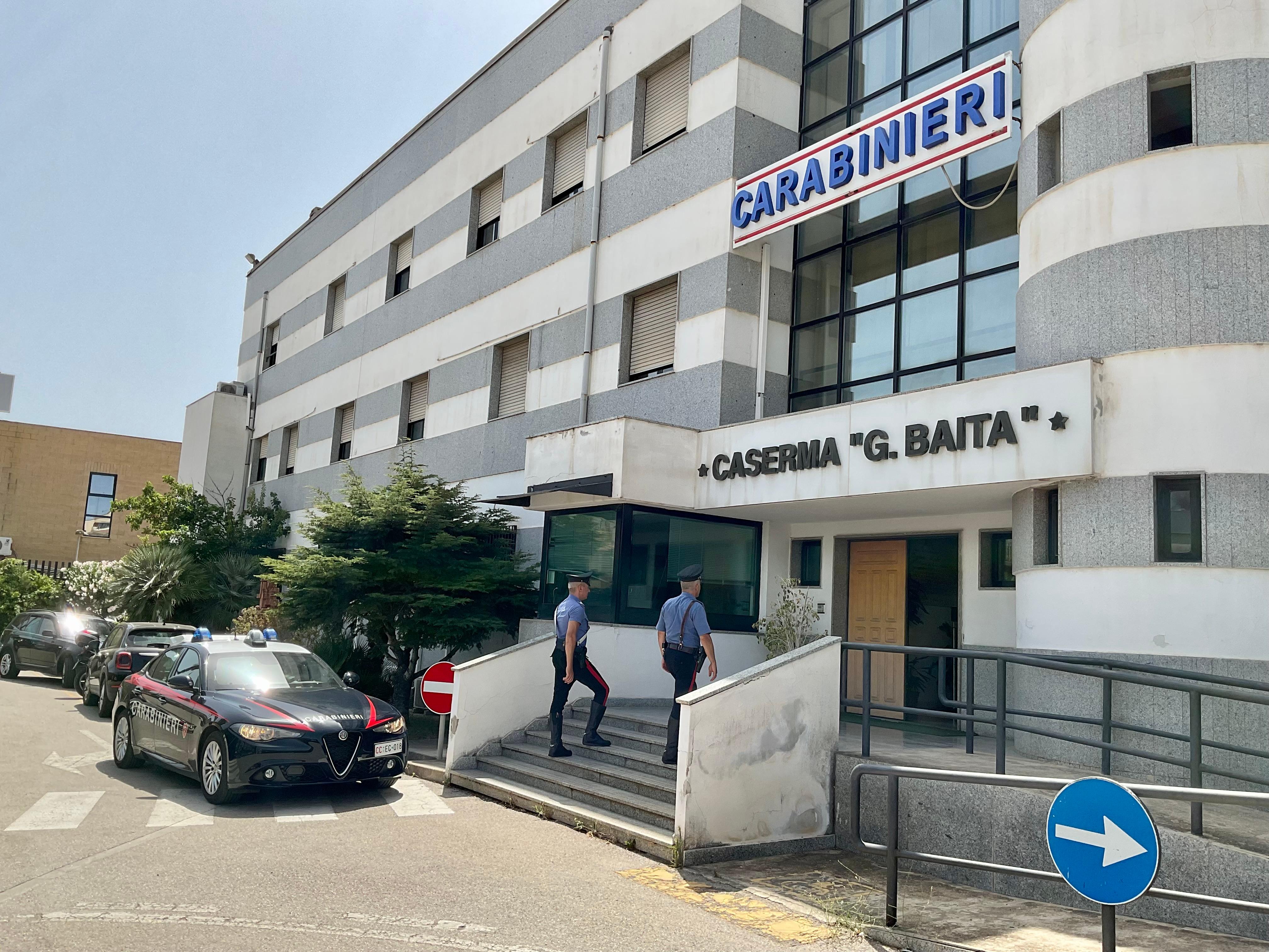 Alghero, rubava ai turisti alle Bombarde: a casa sua trovato il “tesoro” 