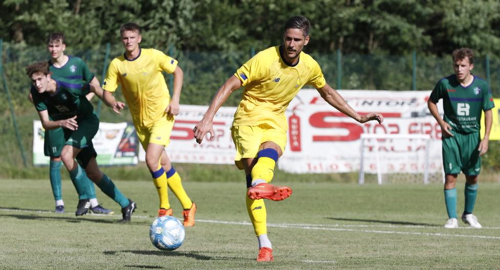 Il Modena di Bianco si presenta con 9 gol: Bozhanaj apre le danze, Strizzolo fa tris 