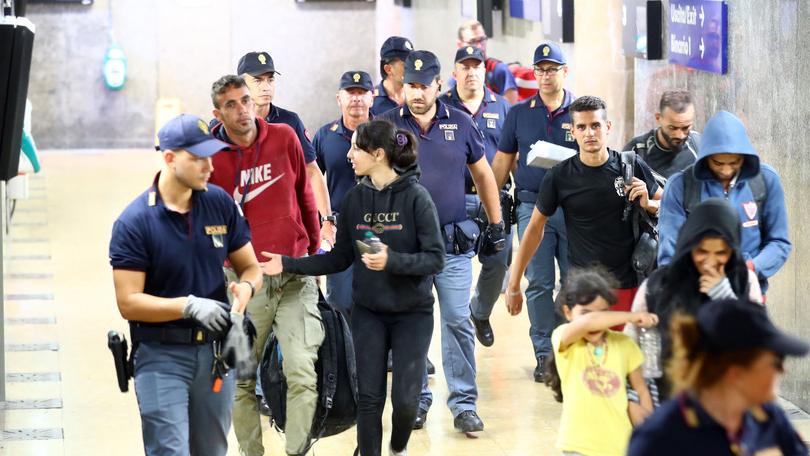 Ferrara, in arrivo 300 migranti. Il prefetto: «Costretto ad aprire maxicentri»