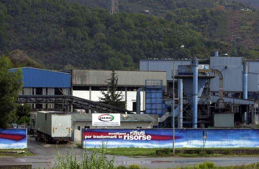 Massa, la guerra del biodigestore: Comitato contro Legambiente