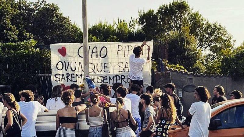 Ventenne morto a Livorno, tutti in lacrime per “Pinolo”: «Una parte di noi è volata via» – Video