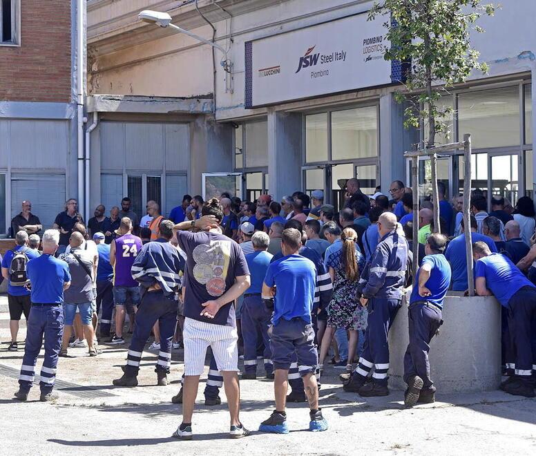 Jsw, convocati al Ministero alla vigilia dello sciopero