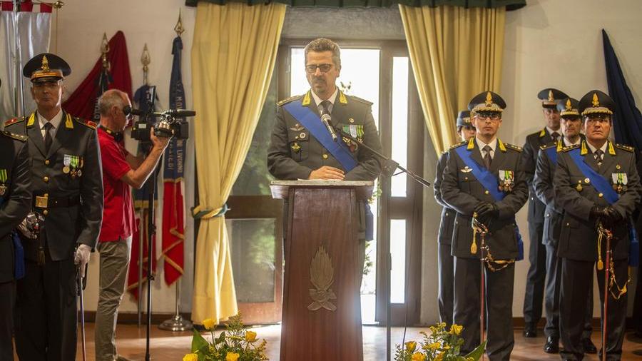 Il colonnello Cesare Antuofermo alle festa della guardia di finanza (foto d'archivio)