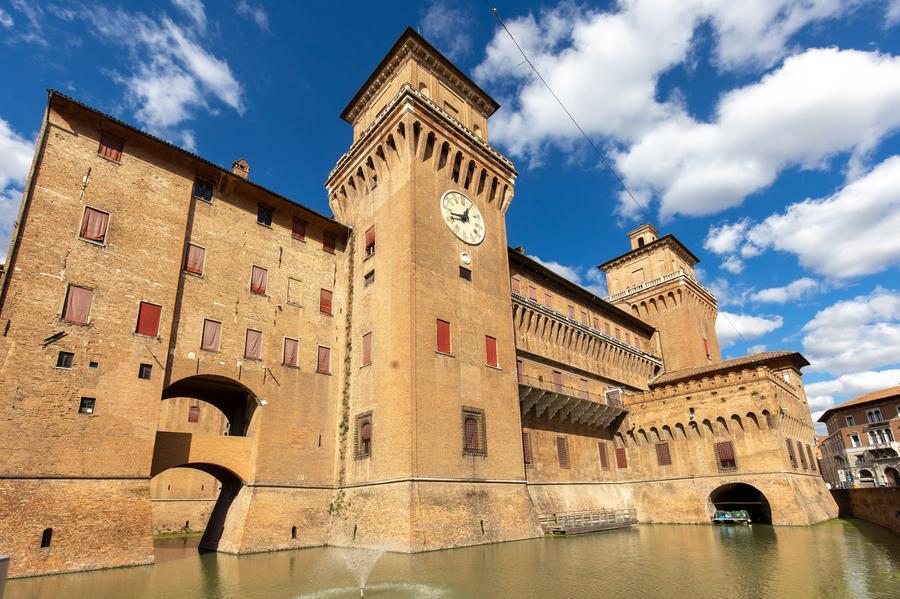 Nomadi digitali, Ferrara si esalta: primo posto per il lavoro in smart