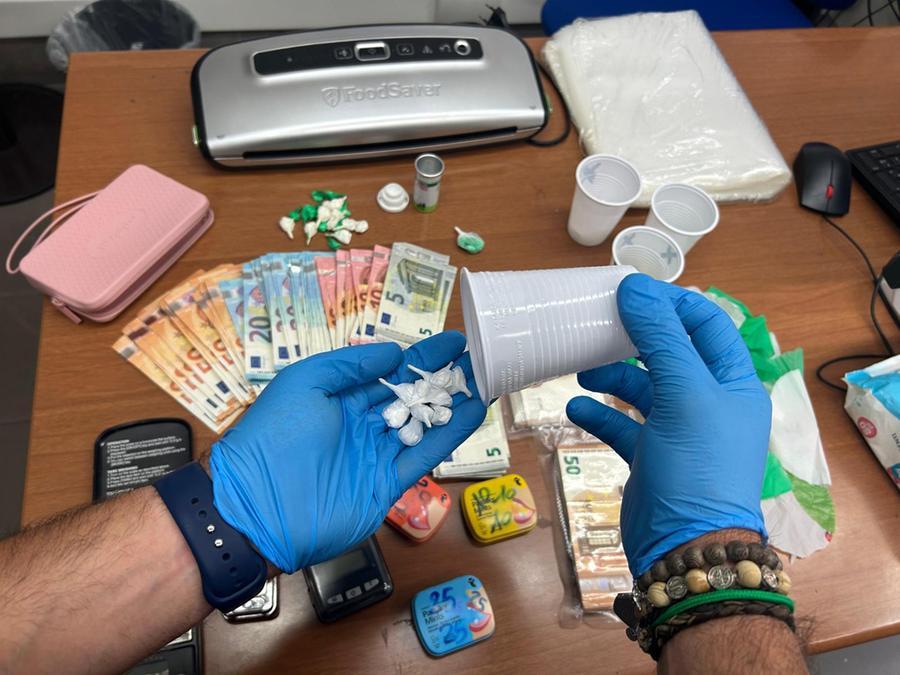 Cagliari, trovato in possesso di 90 dosi di cocaina: arrestato