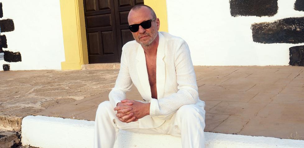 Biagio Antonacci: «Ho realizzato tutti i miei sogni. I social? Hanno cancellato il mito»