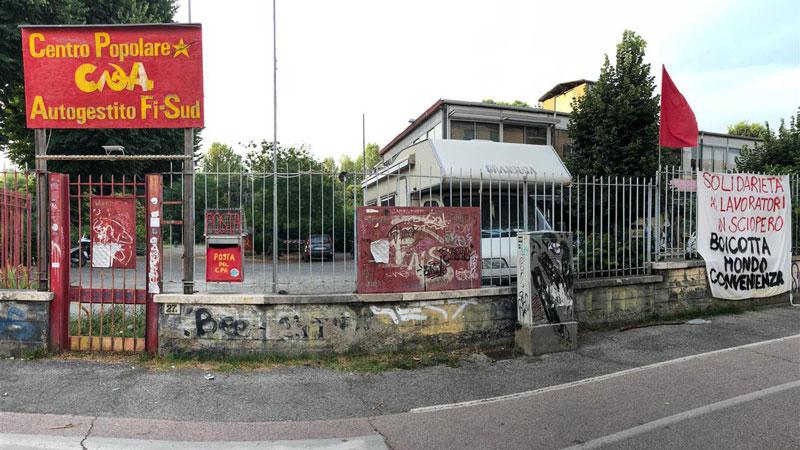 Firenze, una cartuccia di proiettile e la scritta “zecche di m...” davanti al Centro popolare autogestito