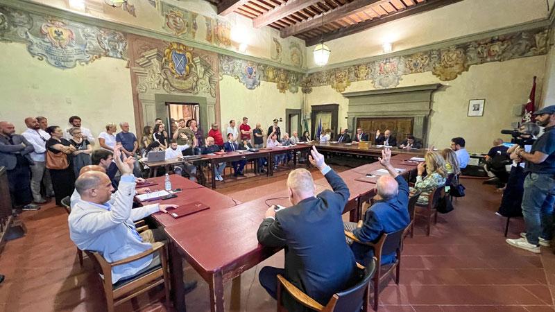 Pescia, il caso del consigliere Aversa. «Primo per voti ma fuori dalla giunta»<br>

