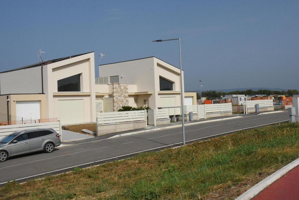 Grosseto, i residenti: «Basta polemiche su Almirante. Date un nome a questa strada»