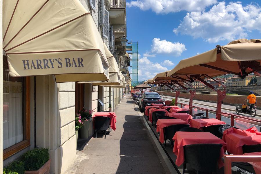 Firenze, sfratto all’Harry’s bar. La proprietà del fondo: «Chiederemo ai nuovi gestori di assumere i lavoratori»