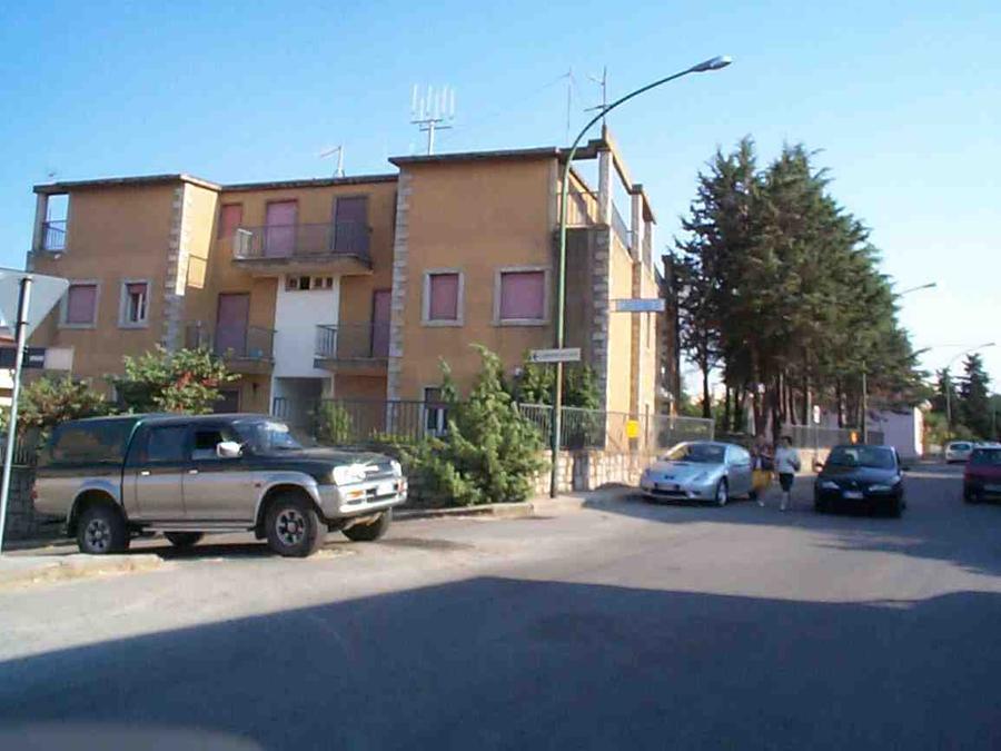 Rogo di moto e auto a Tempio: arrestati esecutore e mandante