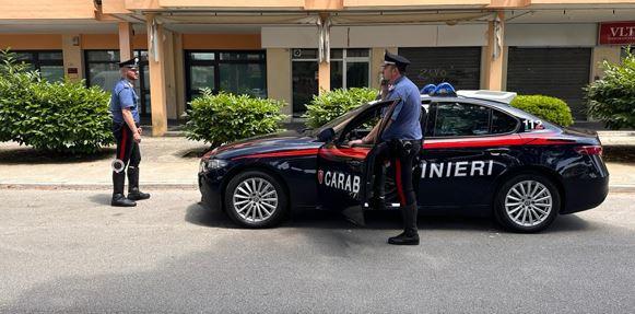 Ferrara, rapina una ragazza: inseguito e arrestato