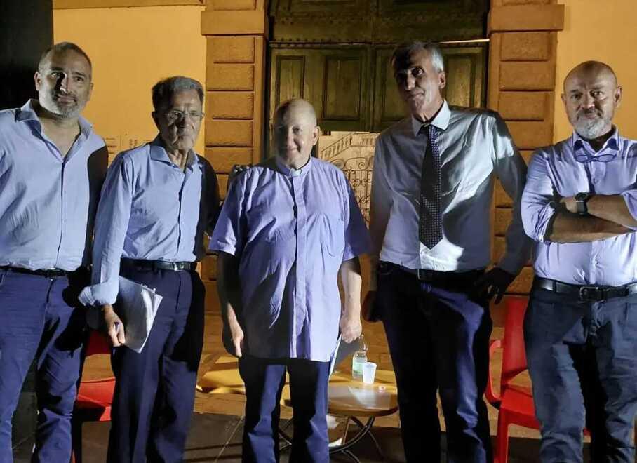 Prodi ritorna in campo, in Toscana racconta il suo manifesto politico
