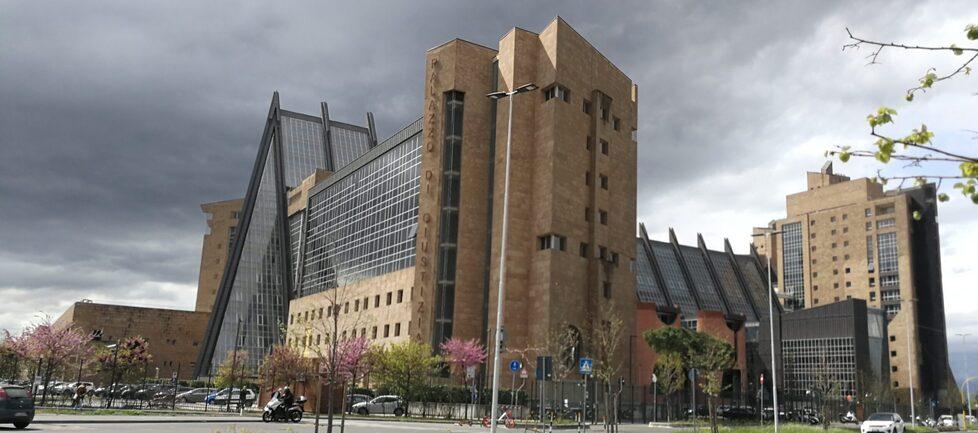 L’esterno del Palazzo di giustizia di Firenze