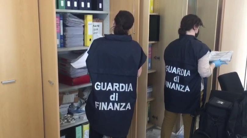 Finanzieri impegnati in un’attività d’ispezione in un’azienda (foto d’archivio)