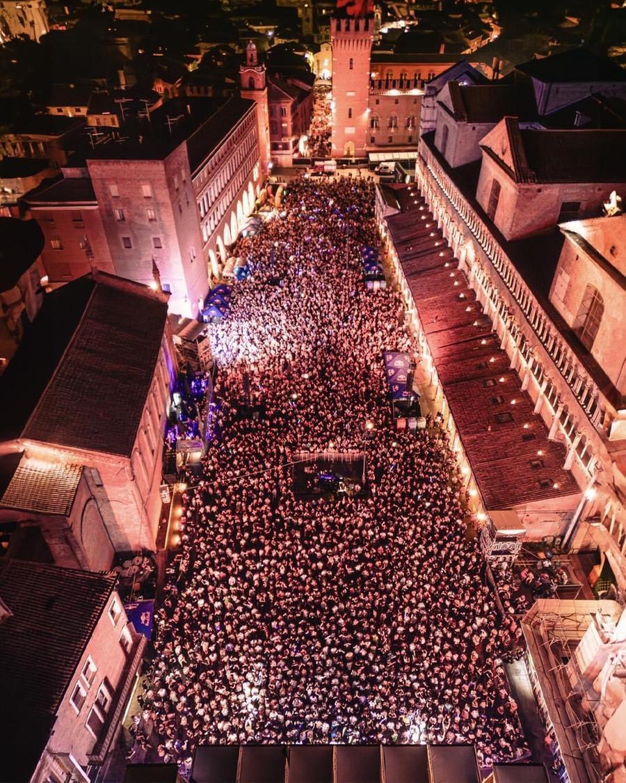 Morandi da applausi, l'eterno ragazzo fa cantare il Listone