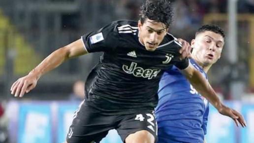 Tommaso Barbieri in azione con la maglia della Juventus