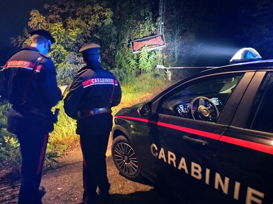 Sassuolo, accosta e si accascia sul volante: morto commerciante 50enne 