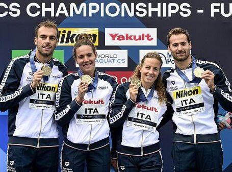 Gregorio Paltrinieri, Barbara Pozzobon, Ginevra Taddeucci e Domenico Acerenza: sono i quattro moschettieri della staffetta 4x1500 che hanno conquistato l’oro ai Mondiali di nuoto di Fukuoka