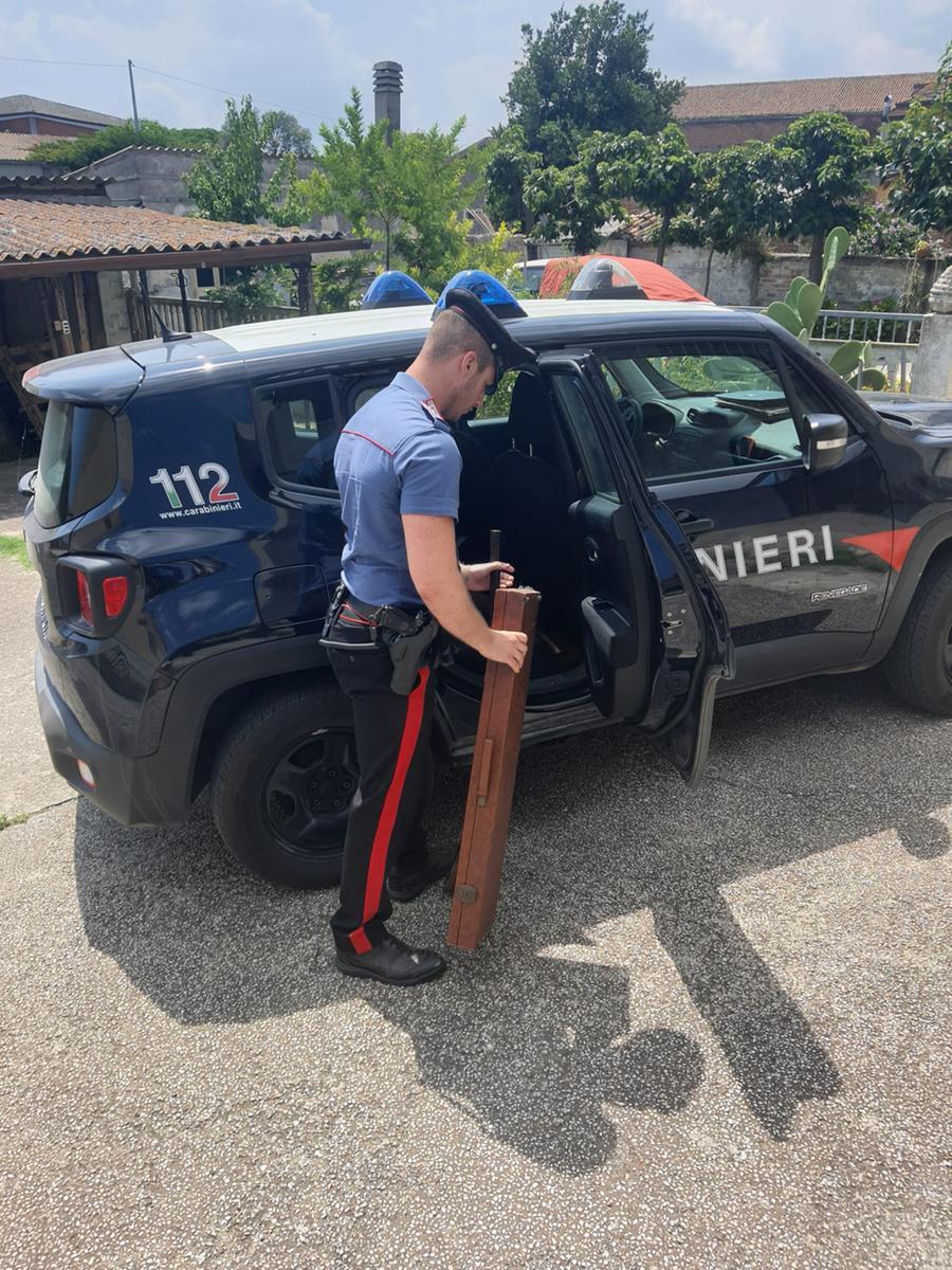 Goro, nei guai per le armi: indagato