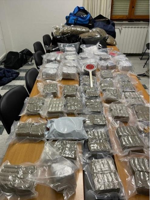 Montecatini, undici spacciatori in manette: sequestrati 100 chili di droga