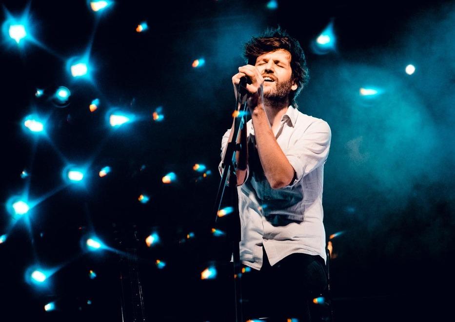 Dente inaugura “Live ai Chiostri” ripercorrendo la sua carriera