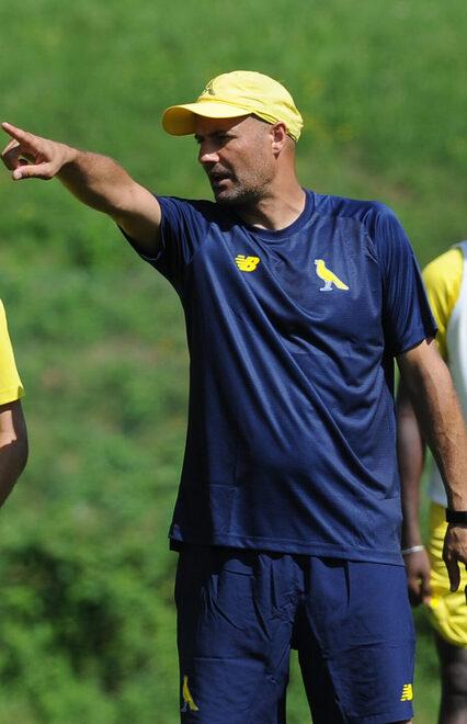 È iniziata l’era del “Bianco-ball”: Palumbo, Zaro e il nove Falcinelli