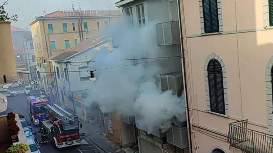 Pisa, la confessione dopo il rogo: «Ho appiccato io il fuoco in casa»