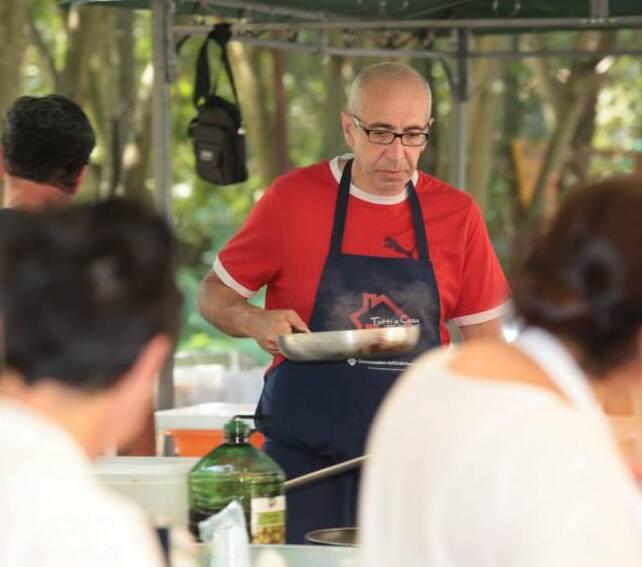 Ferrara, resta schiacciato dai pannelli solari: muore autotrasportatore 60enne