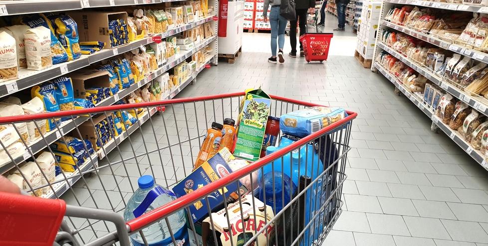 Prezzi boom nei negozi: a Sassari aumenti dell’11,5%